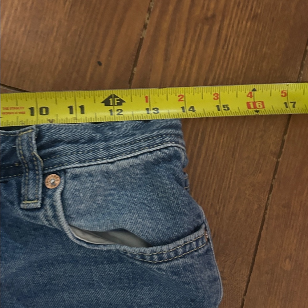 We The Free Blue Cropped Jeans with Frayed Hem - Picture 5 of 8